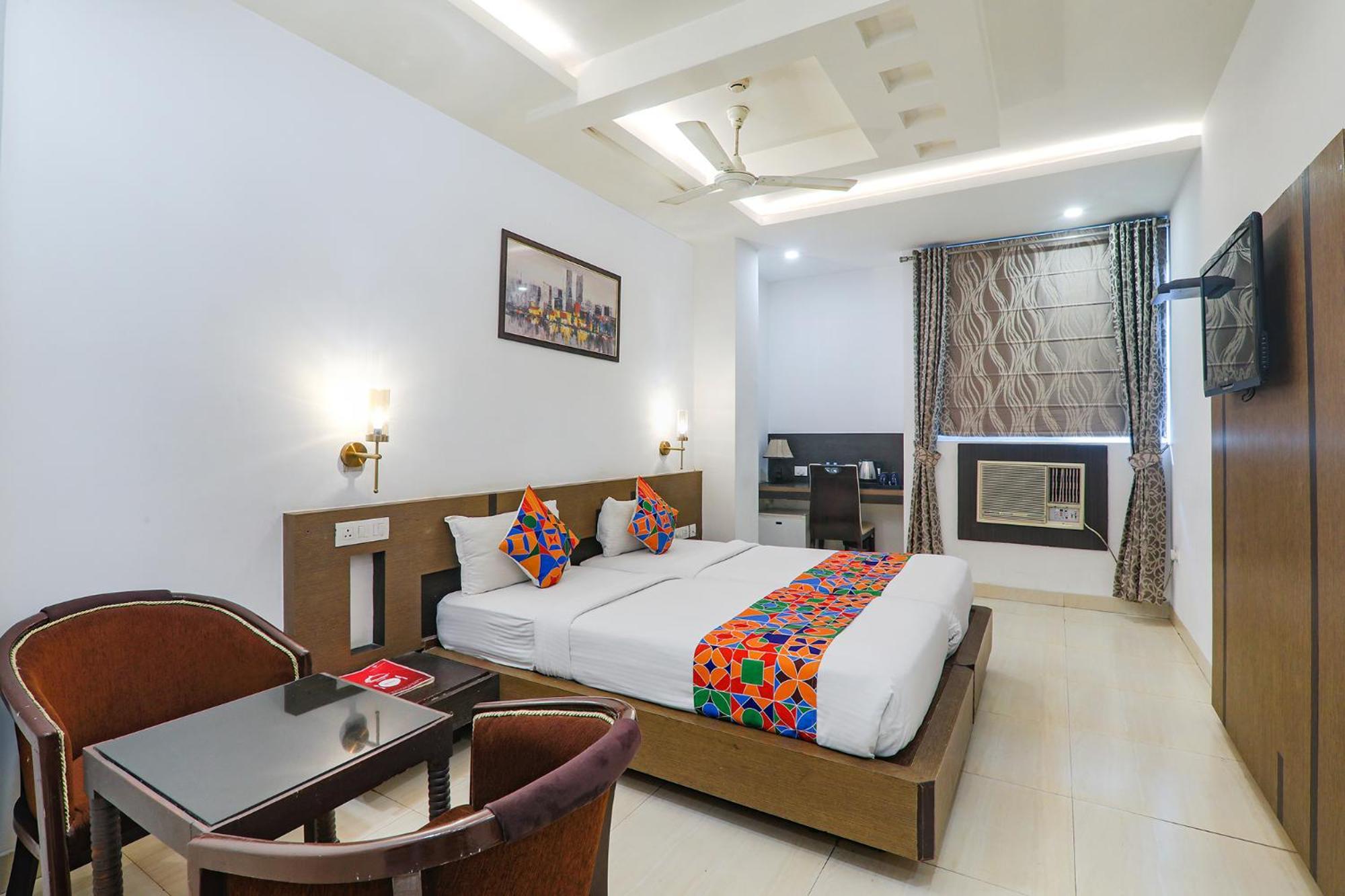 Fabhotel Prime The Continental ลัคเนา ภายนอก รูปภาพ