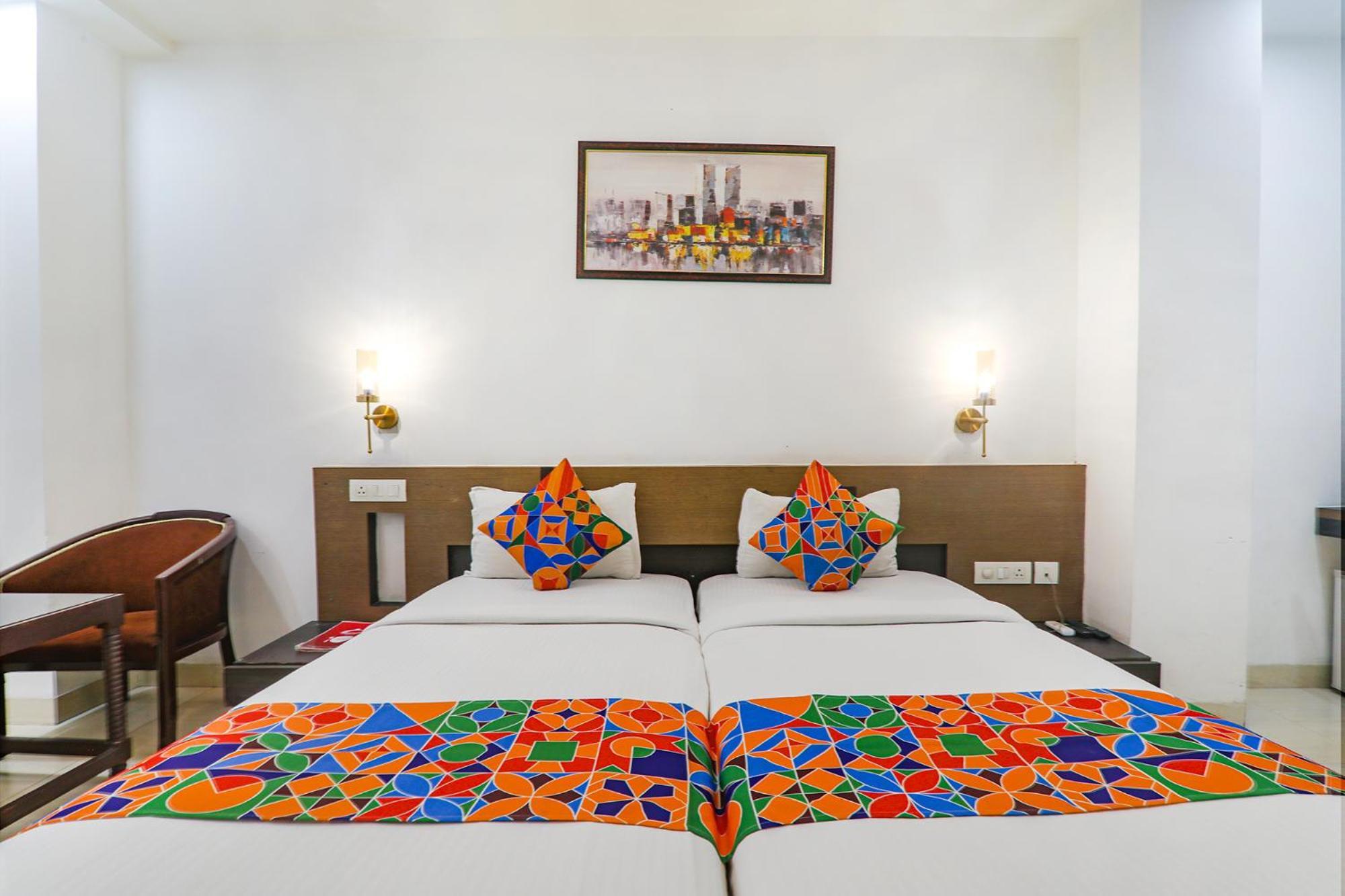 Fabhotel Prime The Continental ลัคเนา ภายนอก รูปภาพ