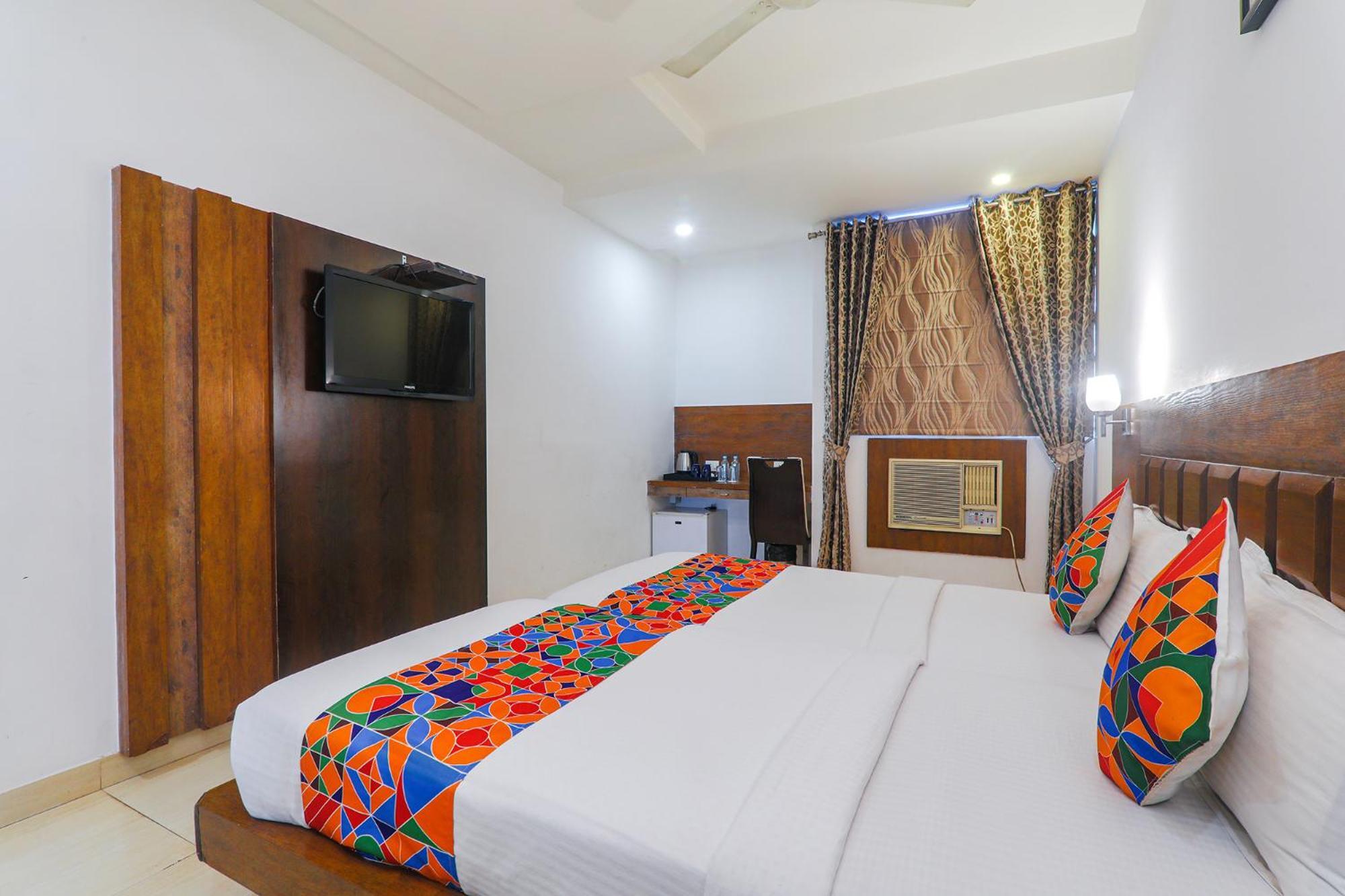Fabhotel Prime The Continental ลัคเนา ภายนอก รูปภาพ