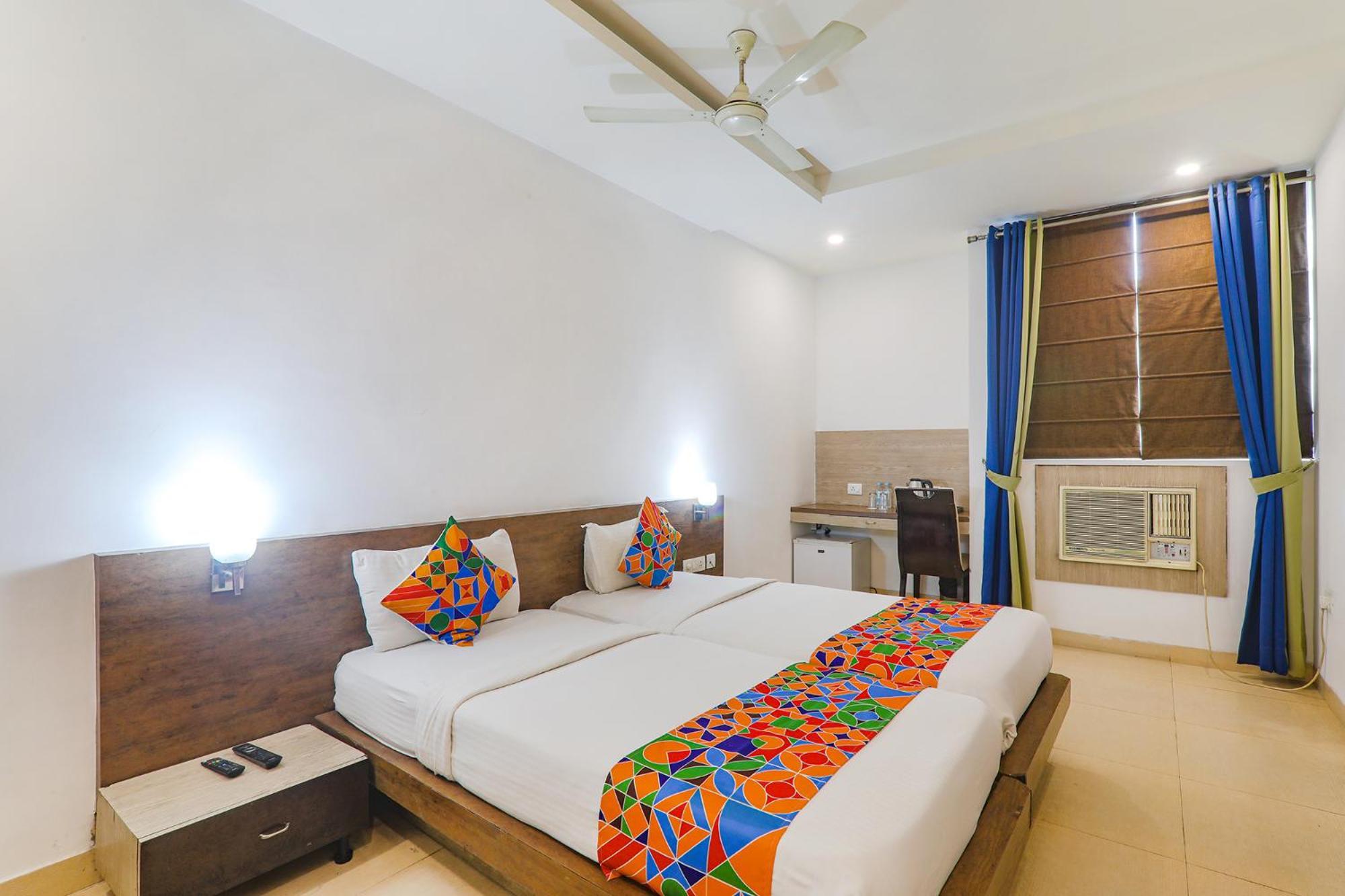 Fabhotel Prime The Continental ลัคเนา ภายนอก รูปภาพ