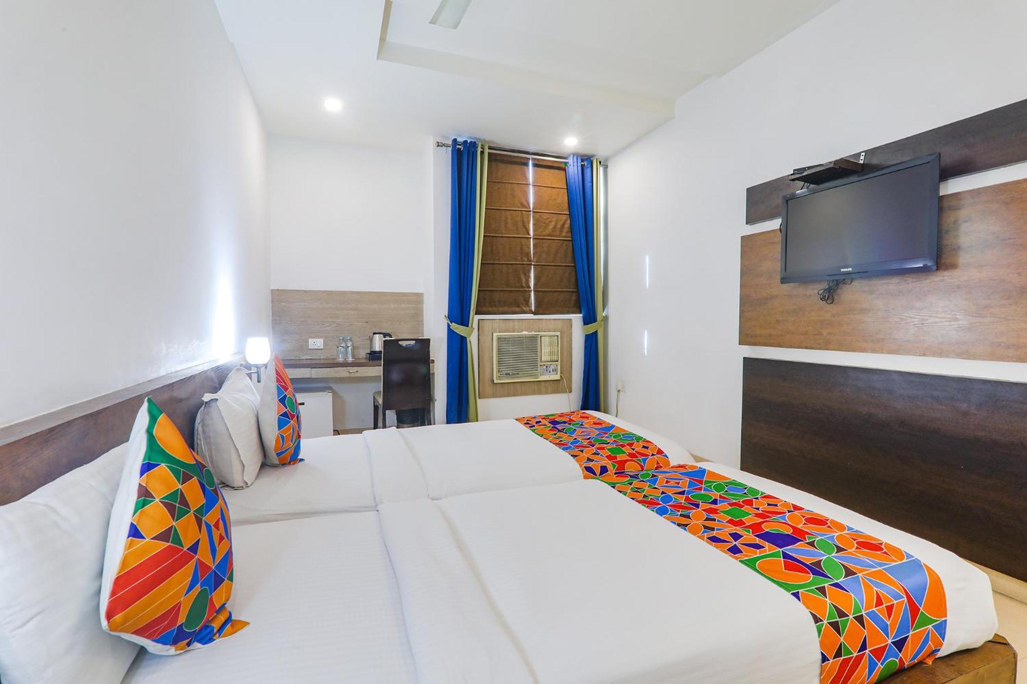 Fabhotel Prime The Continental ลัคเนา ภายนอก รูปภาพ
